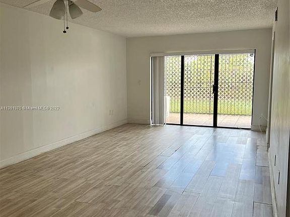 5th image of 8879A Fontainebleau Blvd #105-IV