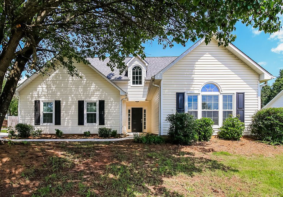 1st image of 213 Summer Hill Cir