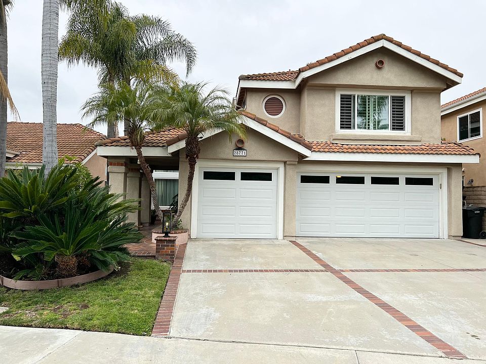 Welcome home to this 5bd, 3ba, 2-story, 3-car garage stunning home on the hillside!