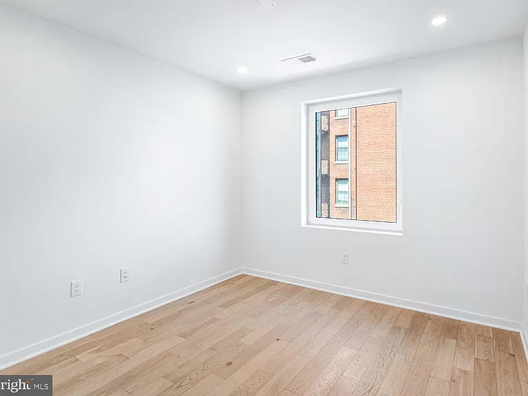 1522 Rhode Ave NE #202 — Photo 7