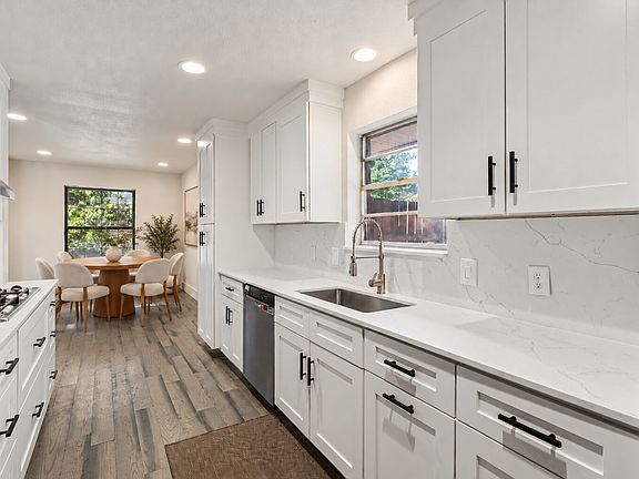 5th image of 2868 Ripplewood Dr