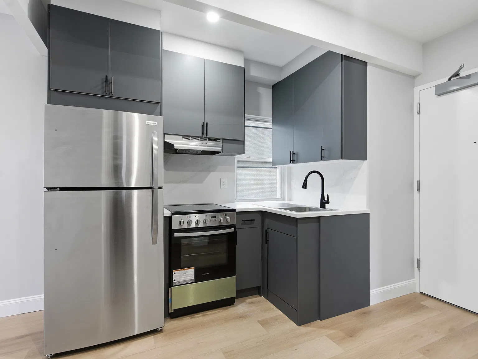 120 Wythe Ave — Photo 2