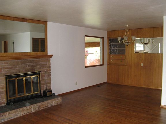4th image of 12911 E Maxwell Ave