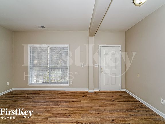 3rd image of 535 Bentmoor Dr