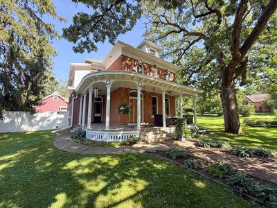 812 Maple Ave, Decorah, IA, 52101