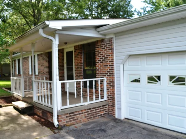 235 Oak St, Trezevant, TN 38258