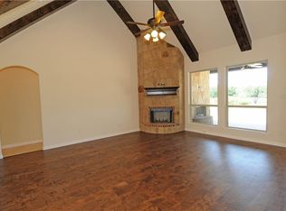 201 Spring Meadow Ct, Springtown, TX 76082