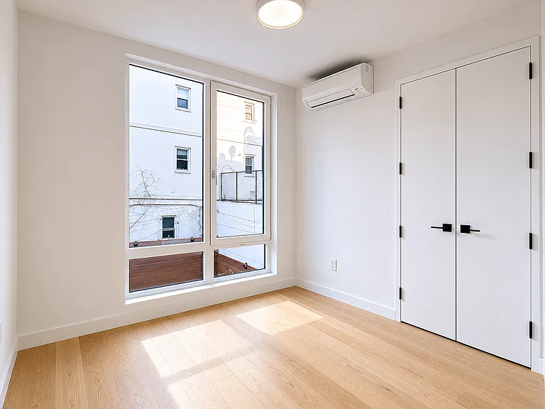 368 Leonard St #2C — Photo 4