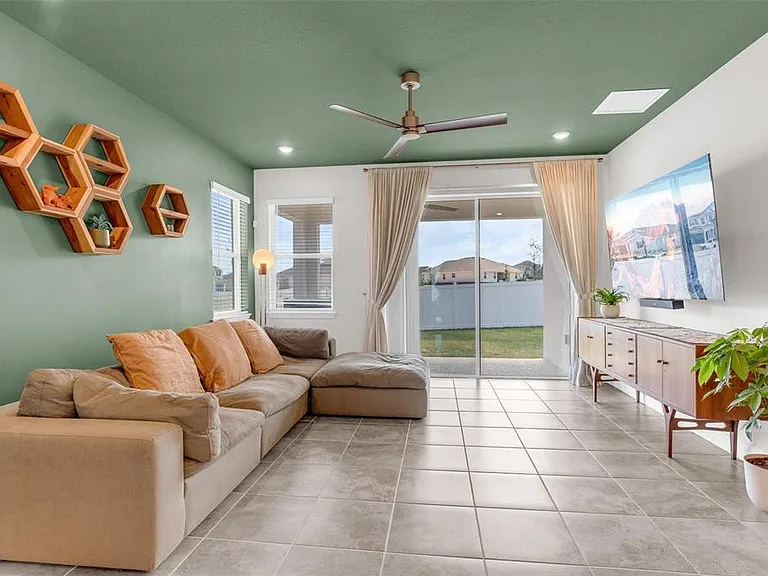 2019 Sunshine Peak Dr — Photo 15