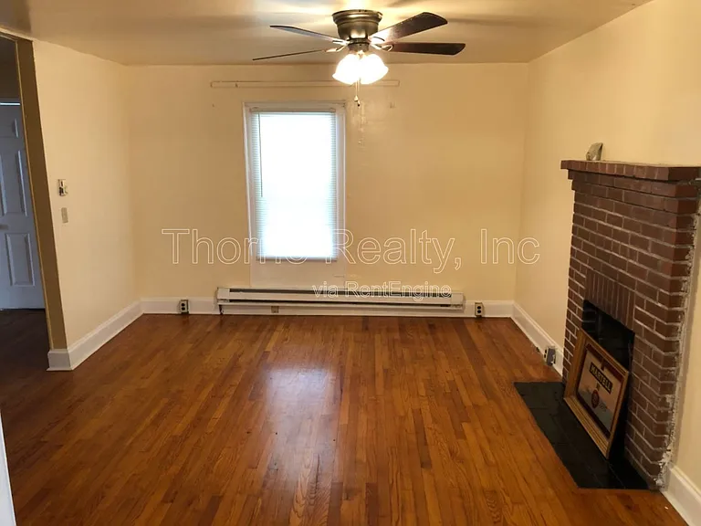 517 NE Main St — Photo 9