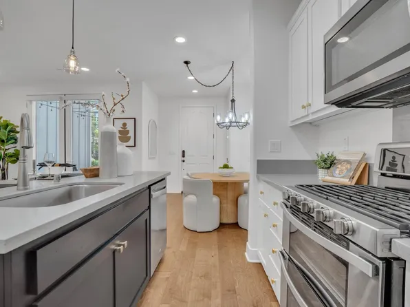 1325 Bloom Ln, Morgan Hill, CA 95037