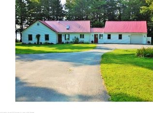 39 Corrie Rd, Newport, ME 04953