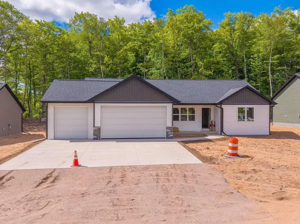 148 Woodland Dr, Negaunee, MI 49866