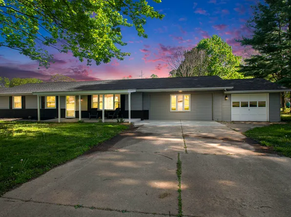 3119 Center Dr, Buchanan, MI 49107