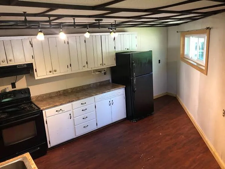 916 Park Ave — Photo 10