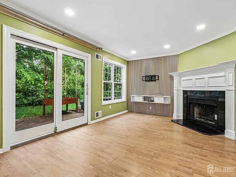 20 Palm Ct — Photo 2