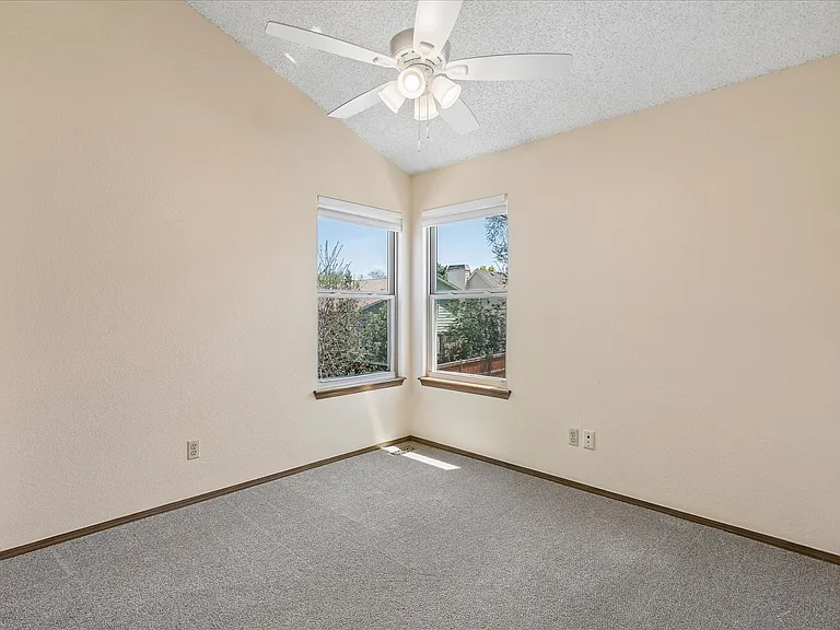 4686 N Wildflowers Way — Photo 14