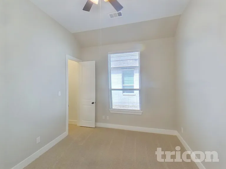 1008 Faringdon Dr — Photo 12