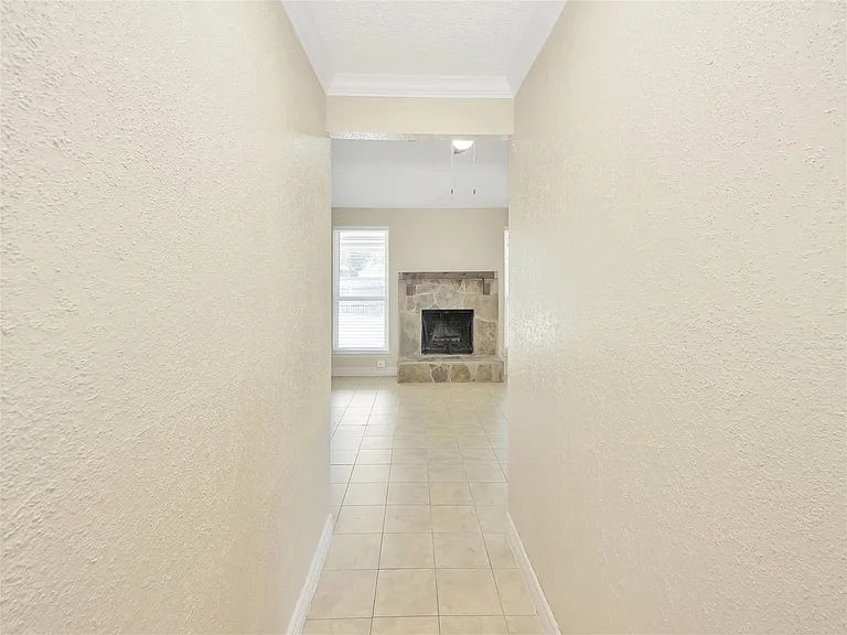 2311 Lemonwood Ln — Photo 4