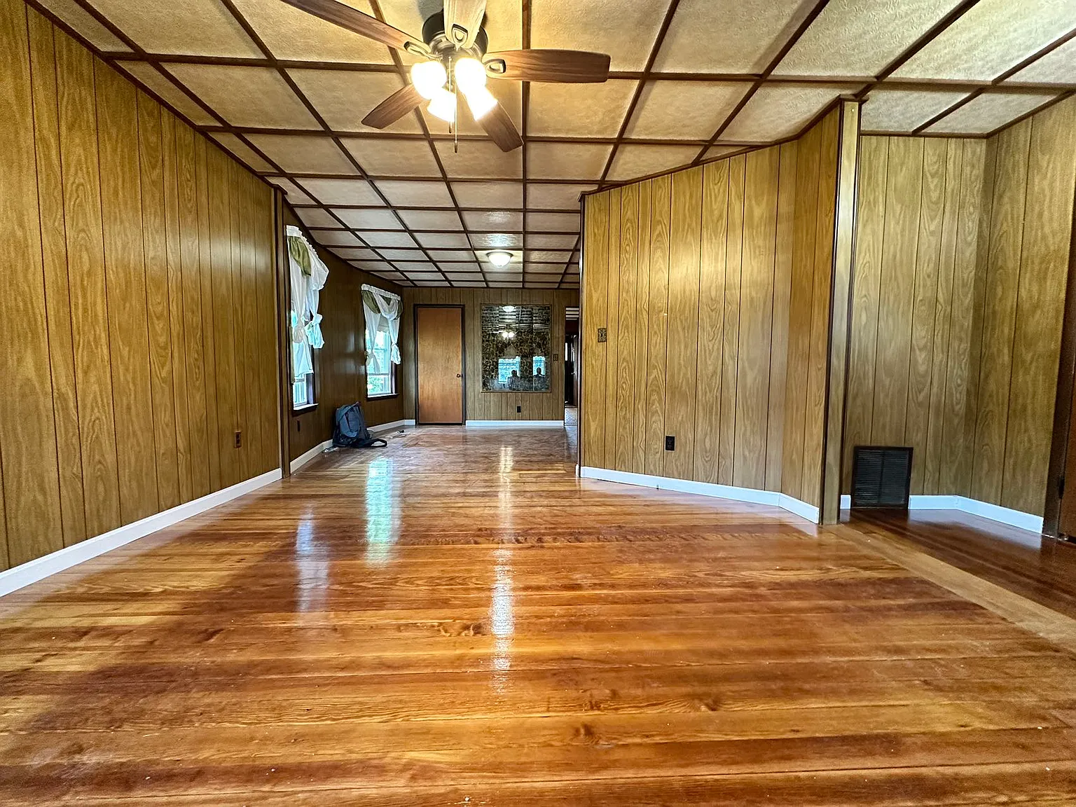 3 bed, 1200 sqft, $2,600 — Photo 2