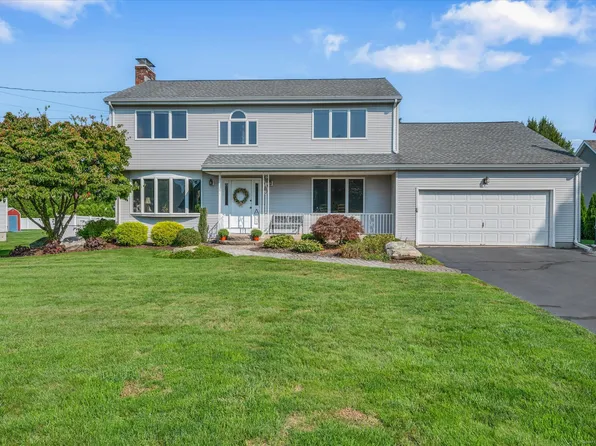 10 Evergreen Road, Cromwell, CT 06416