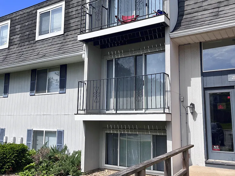 Willow Knolls Apartments — Photo 1