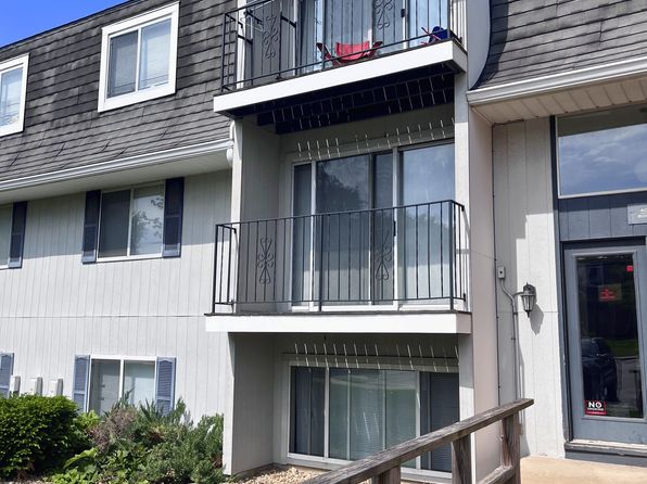 2221 W Willow Knolls Dr #403