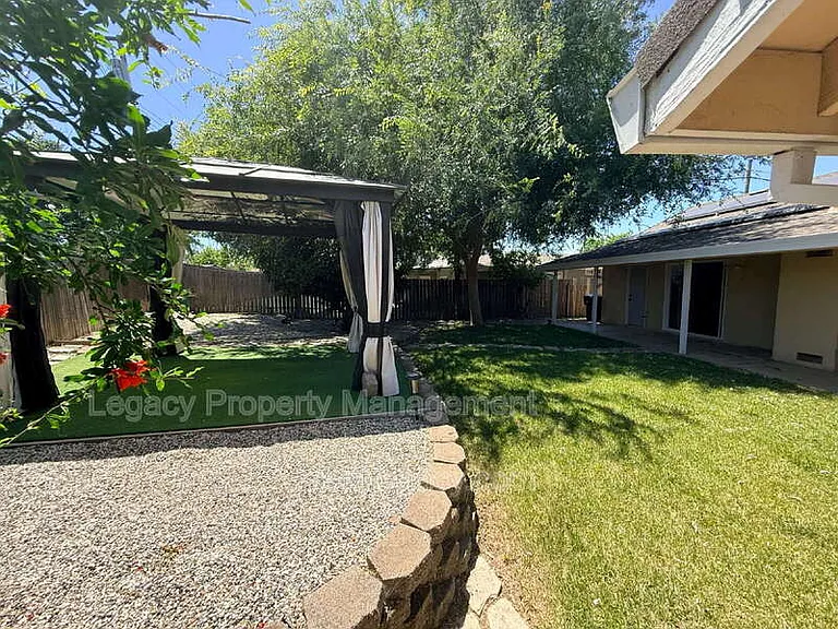 3844 Milton Way — Photo 25