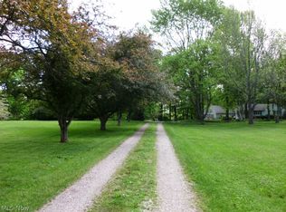 1245 Yellow Creek Ln, Akron, OH 44333