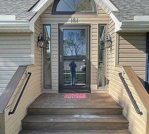 3rd image of 161 Stonebridge Ln