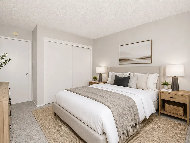 Gold Crossing Apartments — Photo 6