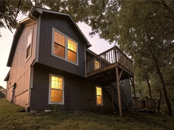 1219 Sandusky Dr, Eudora, KS 66025