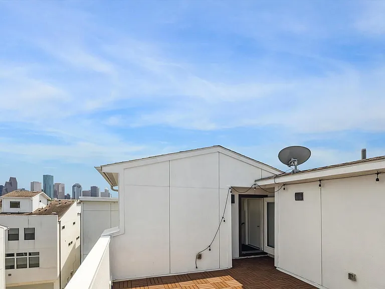 1703 Weber St — Photo 32