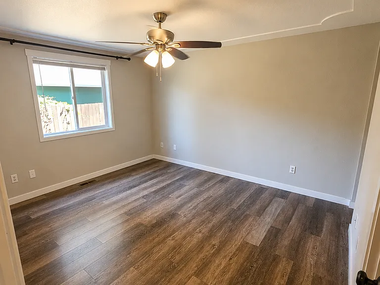 524 Eklund Ct SE — Photo 8