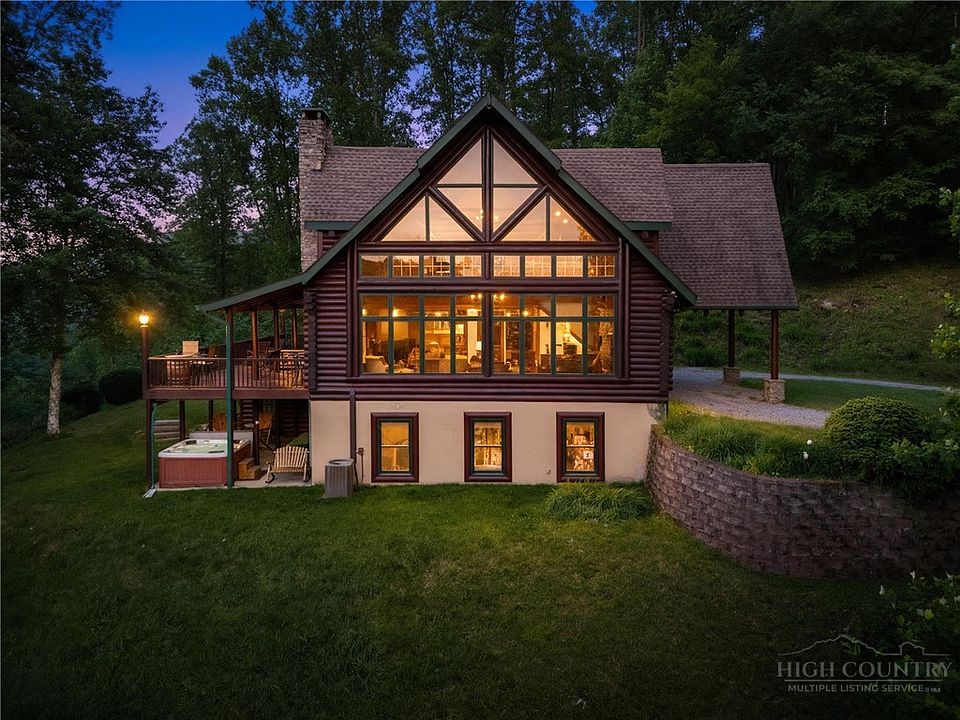 1st image of 605 Thistle Way