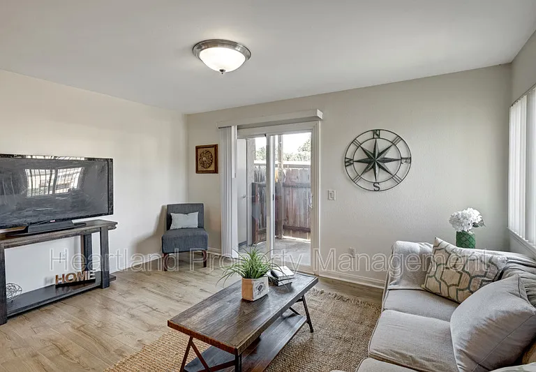 495 San Pasqual Valley Rd #150 — Photo 2