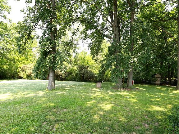 3rd image of 27996 Terrace Dr