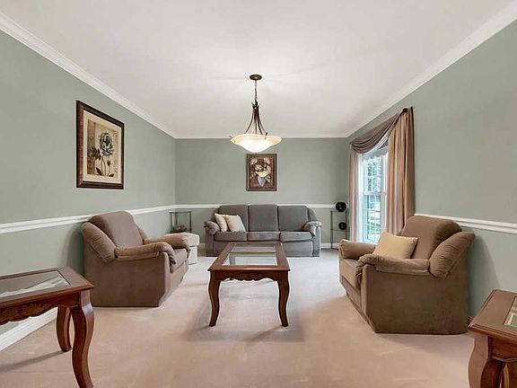 3rd image of 15482 Duxbury Way