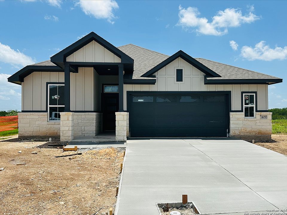 1st image of 409 Sawtooth Oak