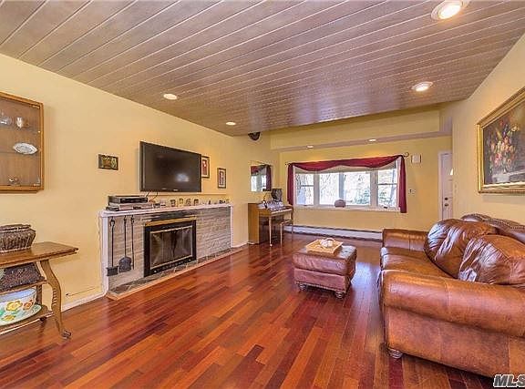 4th image of 54 Bennett Ave