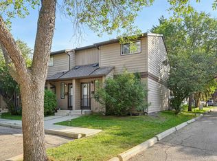 Commonwealth Village, Edmonton, AB T6J 4N4