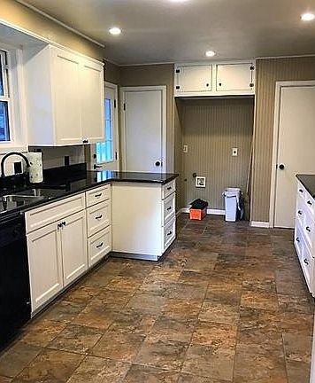 5th image of 1135 N Avenue C