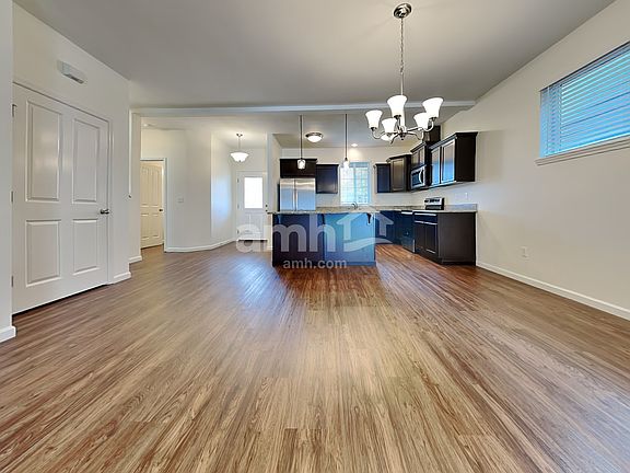 5th image of 7638 Pike Ave NE