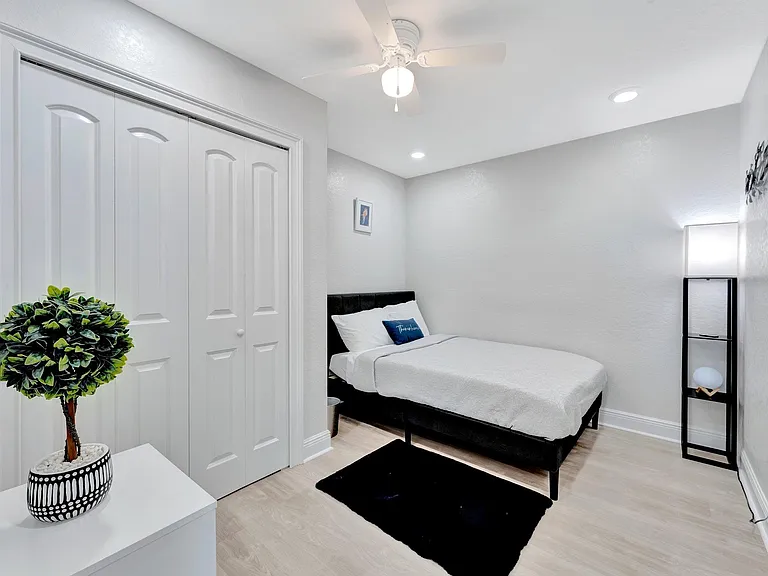 302 W Sligh Ave — Photo 6