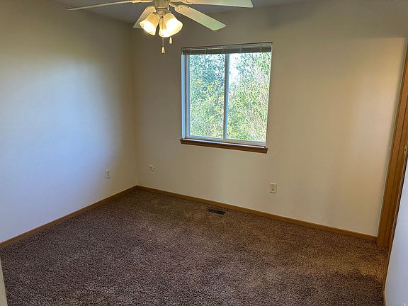 5th image of 717 Wood St