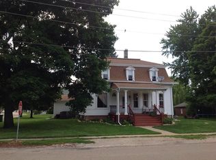 202 W Church St, Earlville, IL 60518