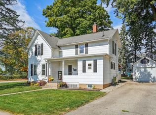 423 W Linden Dr, Jefferson, WI 53549