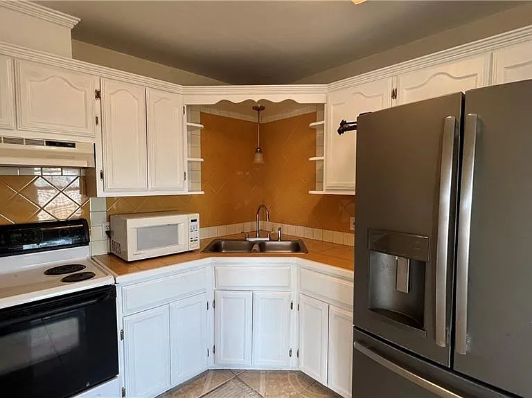 7100 N Seminary Rd — Photo 11