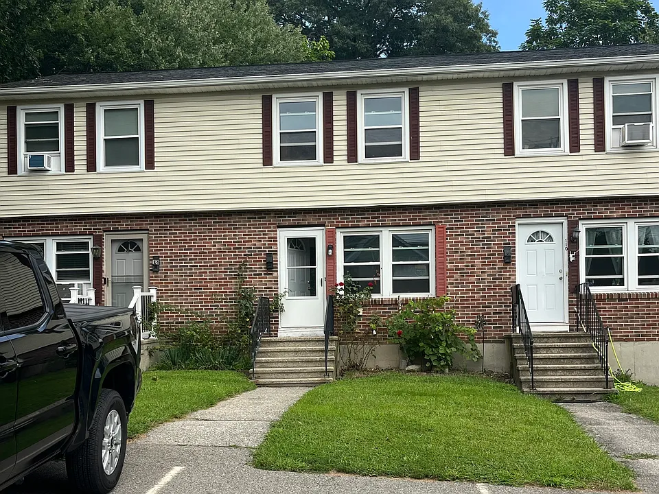 112 Border St #112