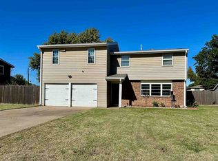 1703 Leslie Ln, Ponca City, OK 74604